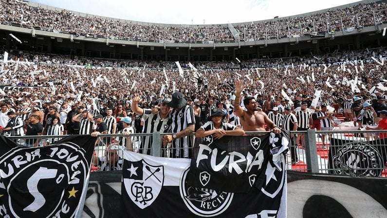“Botafogo Pode Fazer História no Brasileirão, Mas Técnico Lança Alerta Surpreendente!”