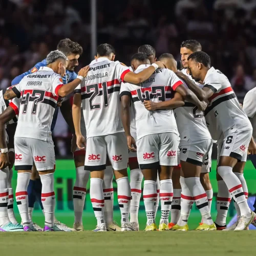 “São Paulo Fecha o Ano Com Jejum de 5 Temporadas Sem Títulos: Crise à Vista?”